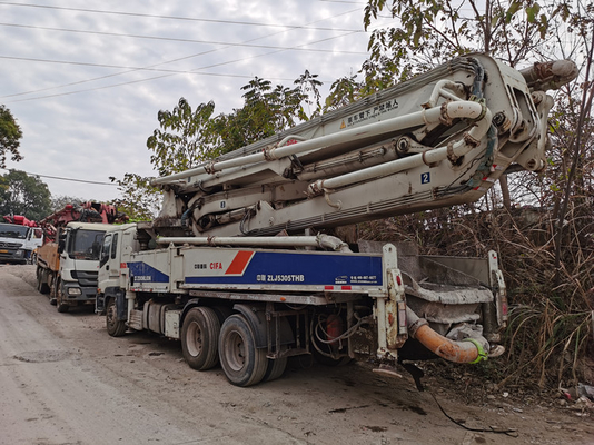 25T प्रयुक्त कंक्रीट पम्प ट्रक अनुकूलित 320L